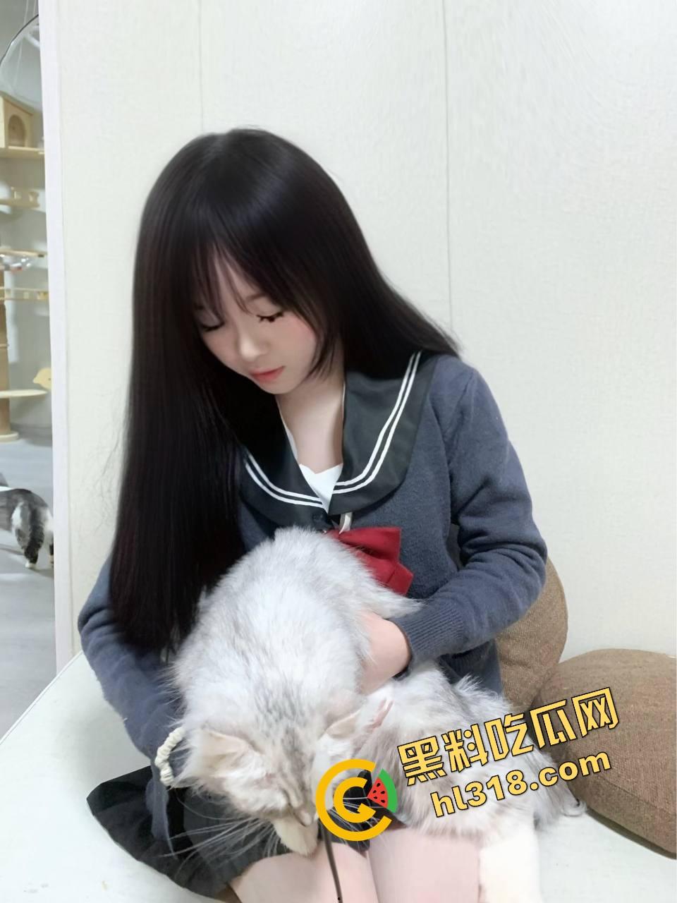 360家庭监控真实流出，刚操完老婆高潮，男人射完精就得秒切爹模式，交完作业还得哄娃，男人太难了！  第6张