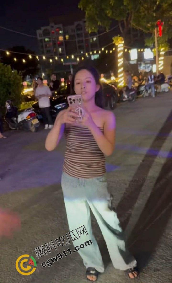 重庆破晓民谣酒馆门【吴继钰】出轨现场：婆媳联手捉奸，现场大乱斗，尖叫声阵阵，围观者疯狂拍照，醉酒男主角尴尬绝望！  第10张