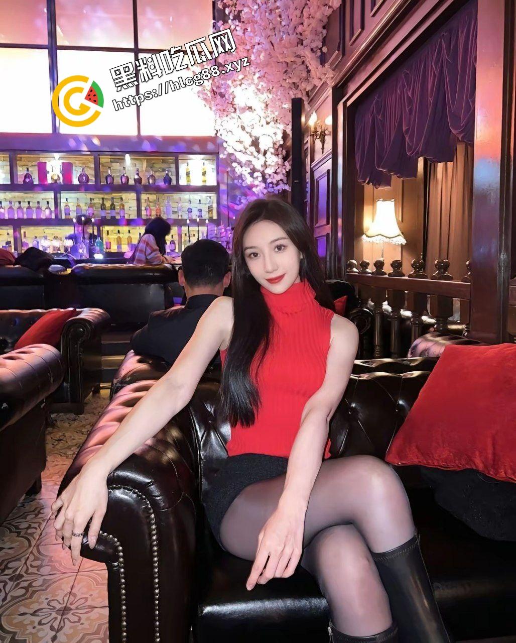 抖音丰满大雷少妇骚鸡【YAO瑶君】会员专属付费露奶私拍流出，又白又大的硕果凶器贼诱惑！  第5张