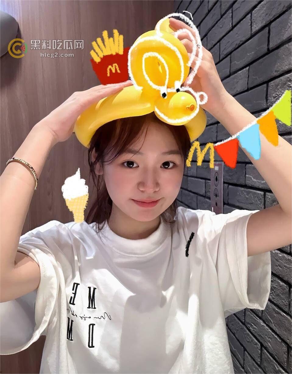 西安高颜值美女私密视频曝光！男友啪啪自拍流出，生活照也全程直播！  第1张