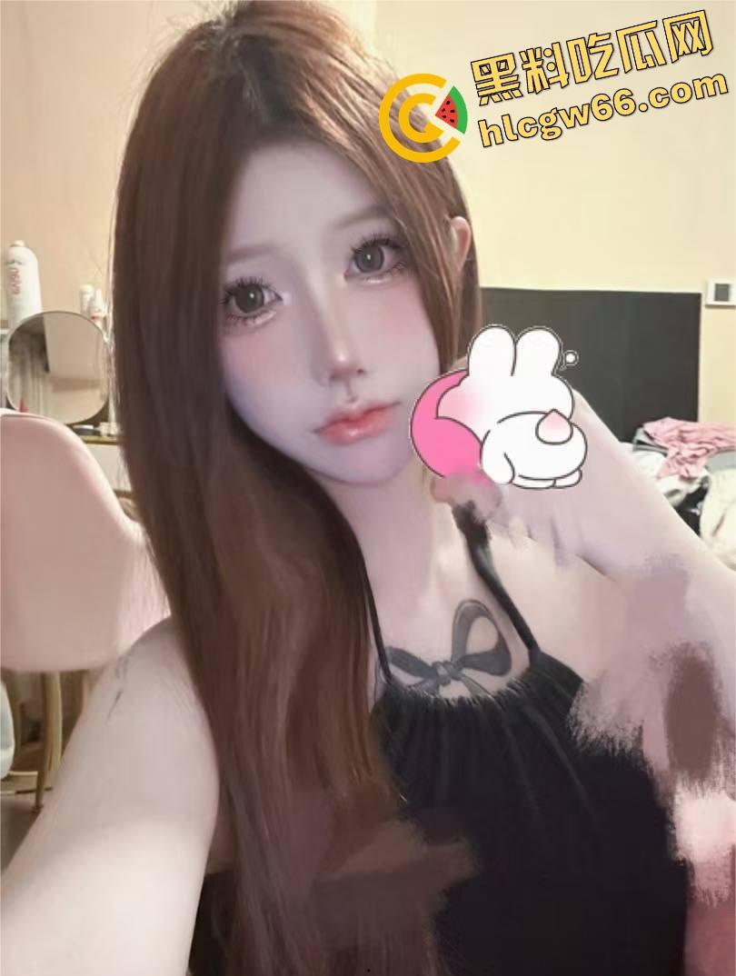 抖音【蔡小葵】大尺度视频全裸扭奶、侧卧骚动比女优还会摆，私发男友却流出全网爆操级片段！  第3张