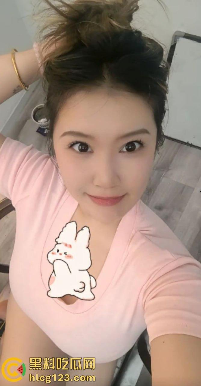 这奶子比我头都大!抖音巨乳网红 【G宝】 奶子绝对的真 这得多大罩杯啊! 第6张 这奶子比我头都大!抖音巨乳网红 【G宝】 奶子绝对的真 这得多大罩杯啊! 第6张