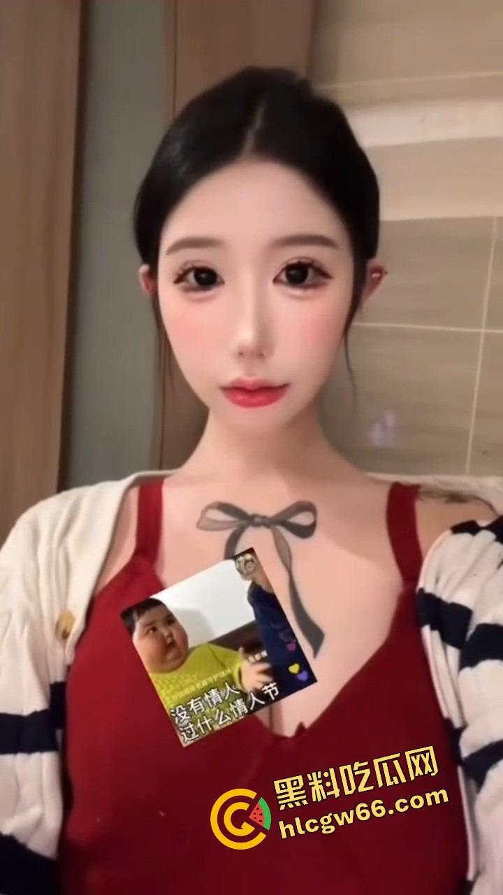 抖音【蔡小葵】大尺度视频全裸扭奶、侧卧骚动比女优还会摆，私发男友却流出全网爆操级片段！  第9张