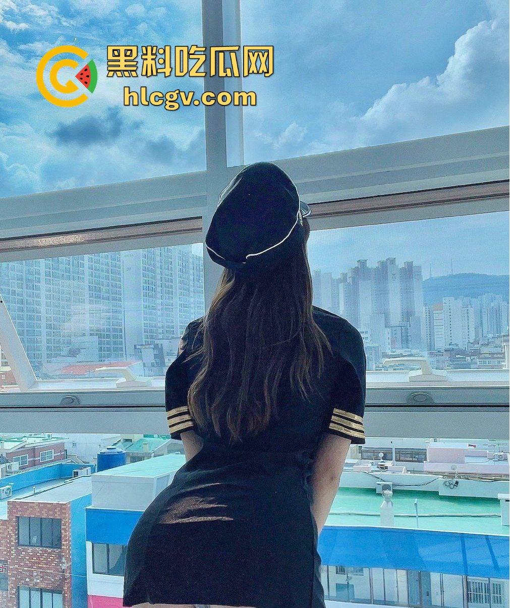 工作累了火气大？看看OF高颜值反差婊【女王】最新福利！前凸后翘，妥妥的泄欲神器！  第1张