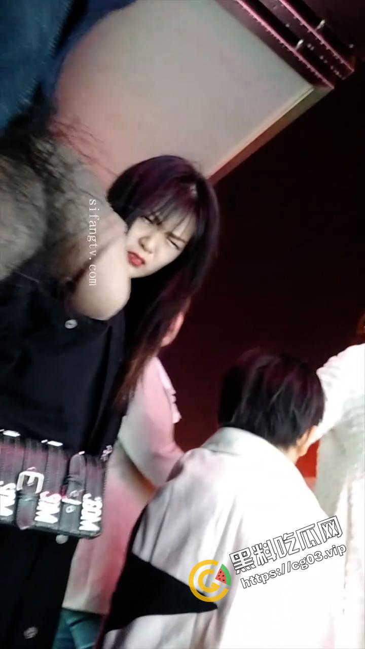 国产大变态 街射篇 速射通关达人 【黑虎】专场 专门挑街头的年轻路人妹子露屌  又收获一波表情包 （四） 第7张