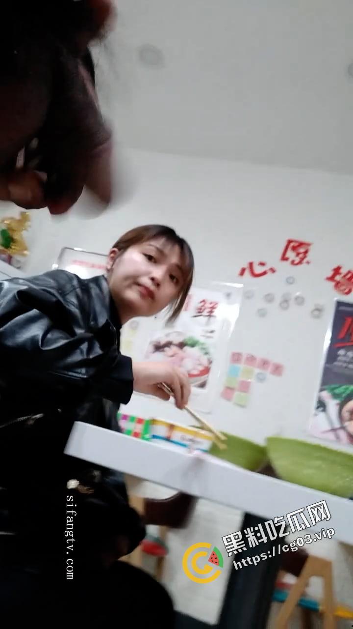 国产大变态 街射篇 速射通关达人 【黑虎】专场 专门挑街头的年轻路人妹子露屌  又收获一波表情包 （四） 第8张