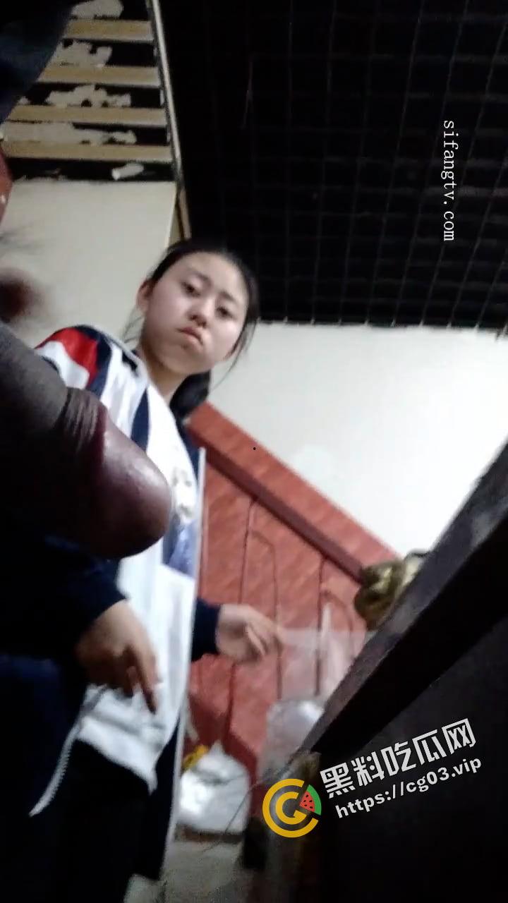 国产大变态 街射篇 速射通关达人 【黑虎】专场 专门挑街头的年轻路人妹子露屌  又收获一波表情包 （四） 第10张