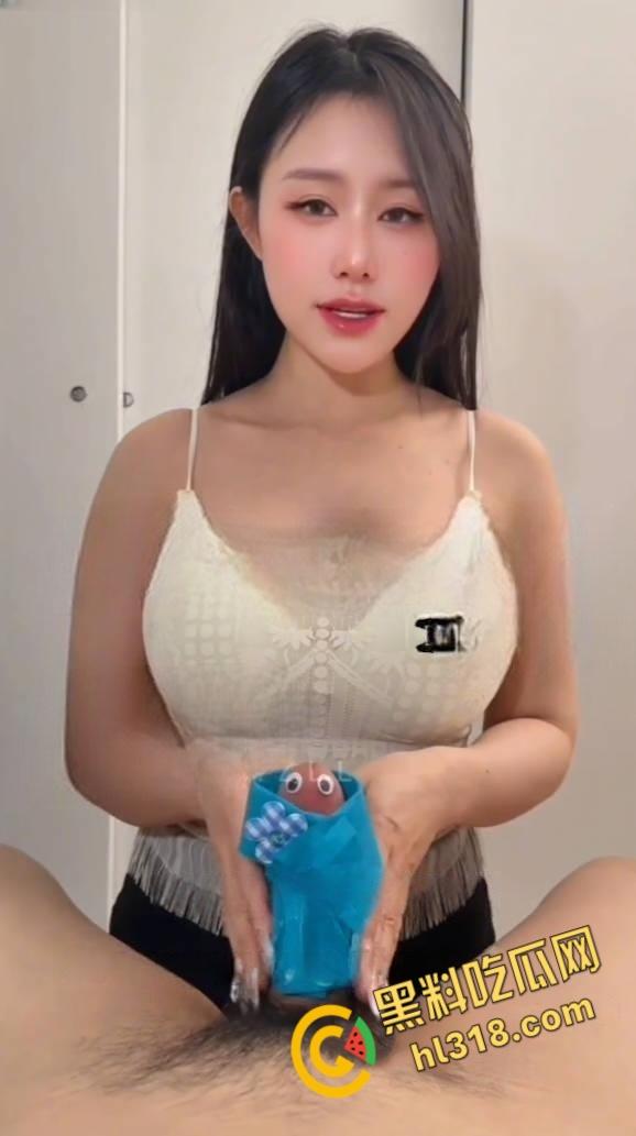 推特极品御姐【汐梦瑶】，上演技师全身保养，舔蛋口交挑逗不断，最后颜射一脸舔的干干净净 ！  第1张