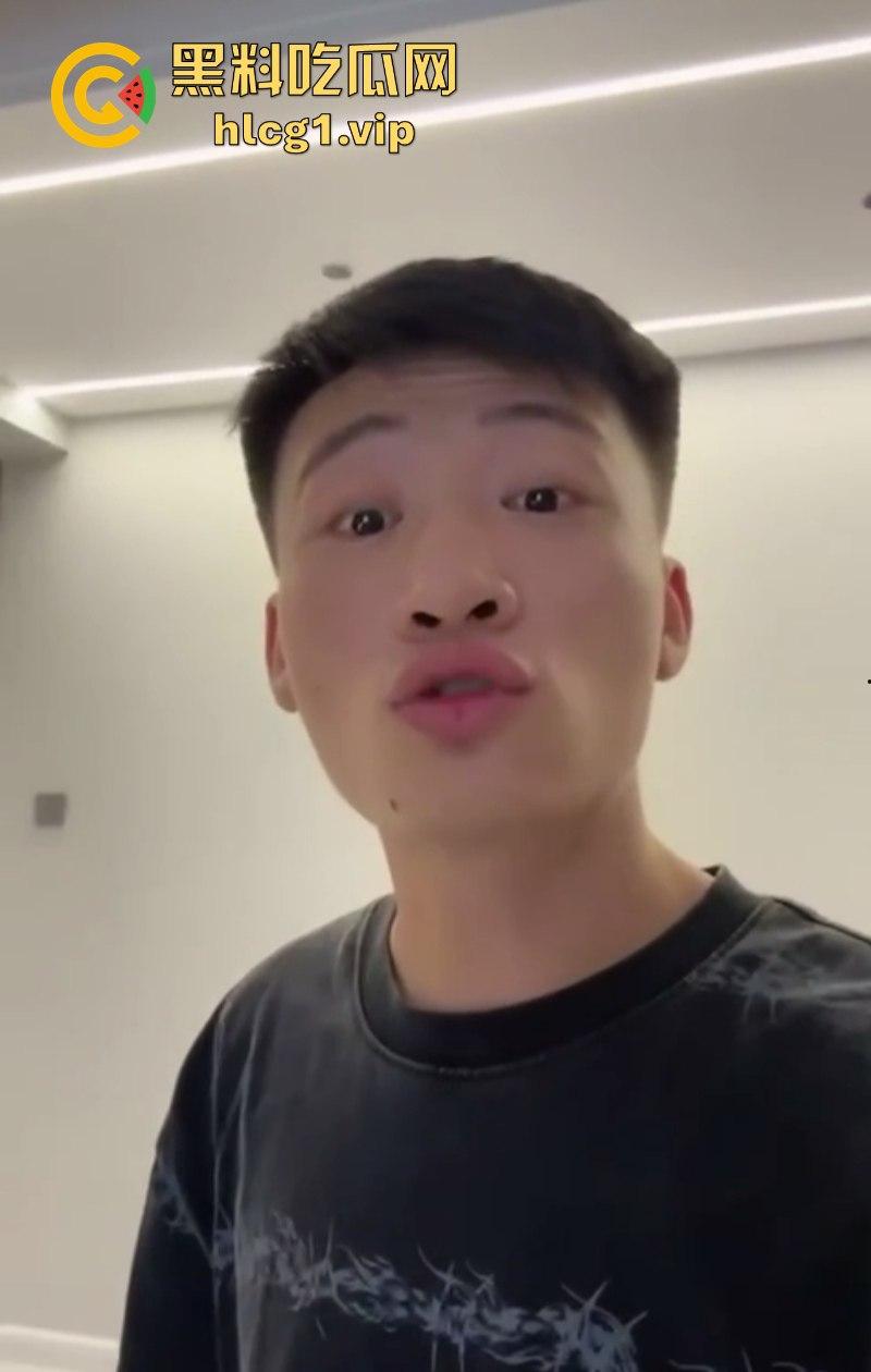 抖音网红【王天缘】青岛砸车 以一敌三事件持续升级!王天缘录制视频声称找斩虎陪葬! 第4张 抖音网红【王天缘】青岛砸车 以一敌三事件持续升级!王天缘录制视频声称找斩虎陪葬! 第4张