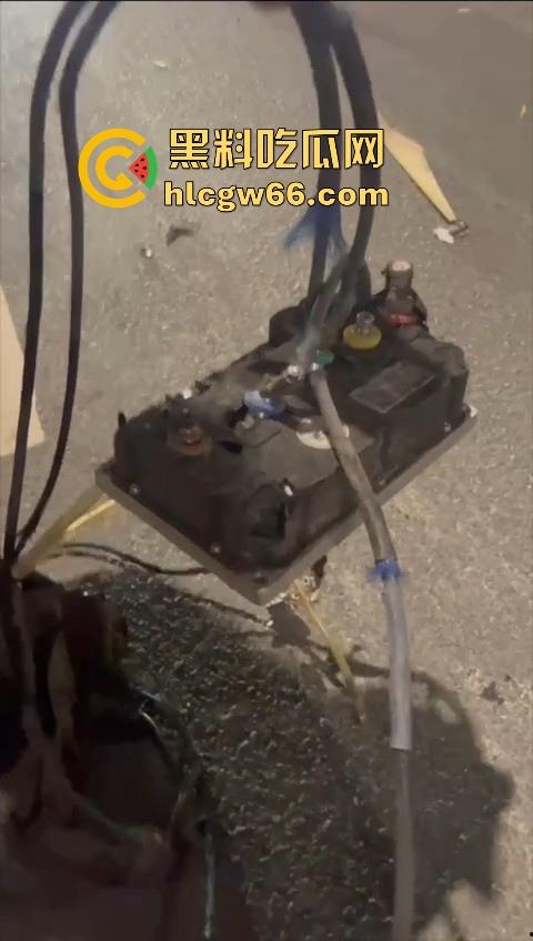 我只知道年少轻狂!小米Su7车主市区飙到180迈 躲闪不及将骑车的撞飞! 第9张 我只知道年少轻狂!小米Su7车主市区飙到180迈 躲闪不及将骑车的撞飞! 第9张