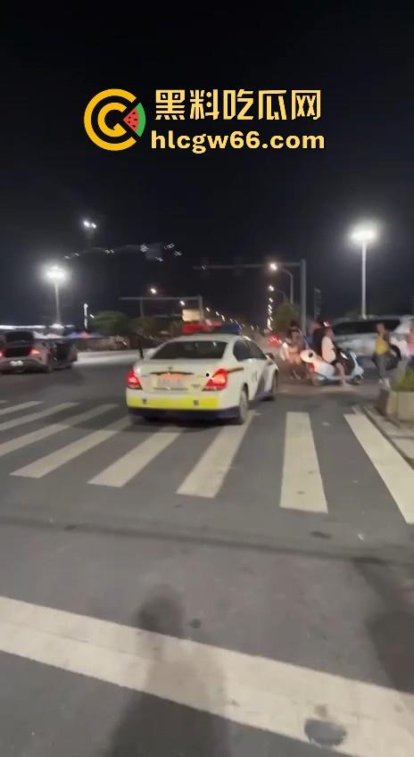 我只知道年少轻狂!小米Su7车主市区飙到180迈 躲闪不及将骑车的撞飞! 第11张 我只知道年少轻狂!小米Su7车主市区飙到180迈 躲闪不及将骑车的撞飞! 第11张