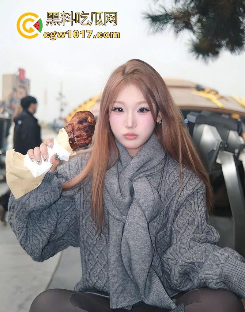 成都顶级小美【郑颖】约炮视频曝光，钟爱深喉口交女骚逼，性爱第一件事先舔屌，技术骚到堪比专业AV女优！  第4张