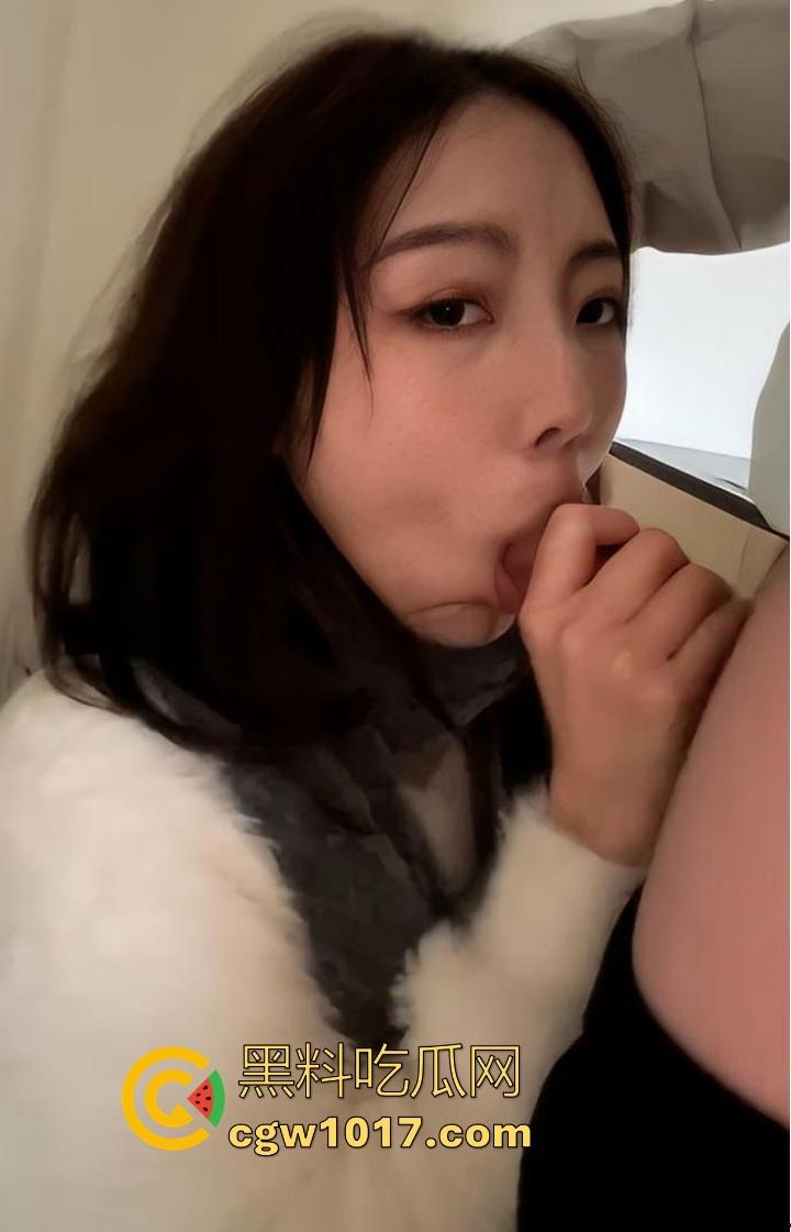 成都顶级小美【郑颖】约炮视频曝光，钟爱深喉口交女骚逼，性爱第一件事先舔屌，技术骚到堪比专业AV女优！  第7张