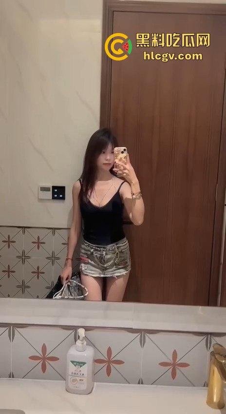 瓜友爆料炮友【李雪】御姐风!长腿平底鞋撩人,天生炮架子扛起来框框猛操! 第2张 瓜友爆料炮友【李雪】御姐风!长腿平底鞋撩人,天生炮架子扛起来框框猛操! 第2张