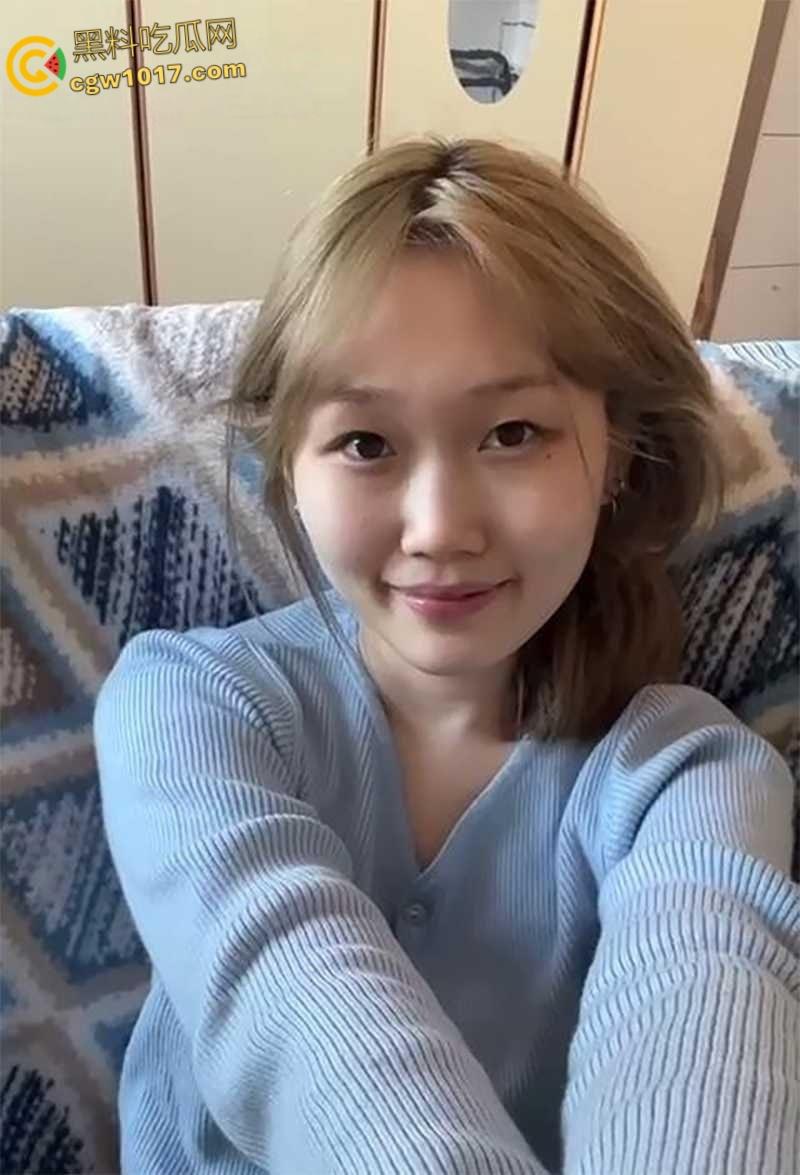 重庆清纯小母狗【黎心婕 】嘴接浓精玩口爆,各种淫技无师自通,扮护士装女仆给男友舔屌! 第2张 重庆清纯小母狗【黎心婕 】嘴接浓精玩口爆,各种淫技无师自通,扮护士装女仆给男友舔屌! 第2张