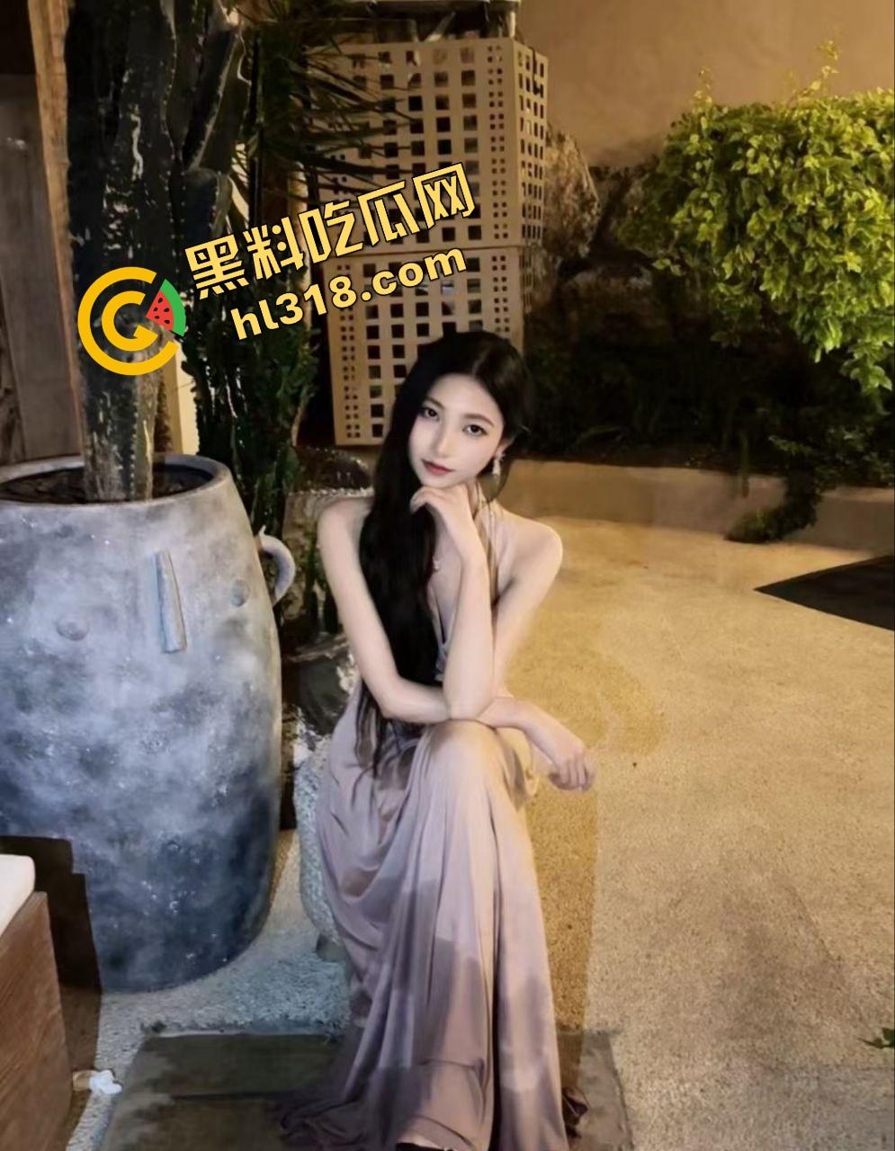 近距离高清锁死怼脸美穴诱惑，双腿夹紧线条毕现细节拉满，美感紧致一览无遗！  第2张