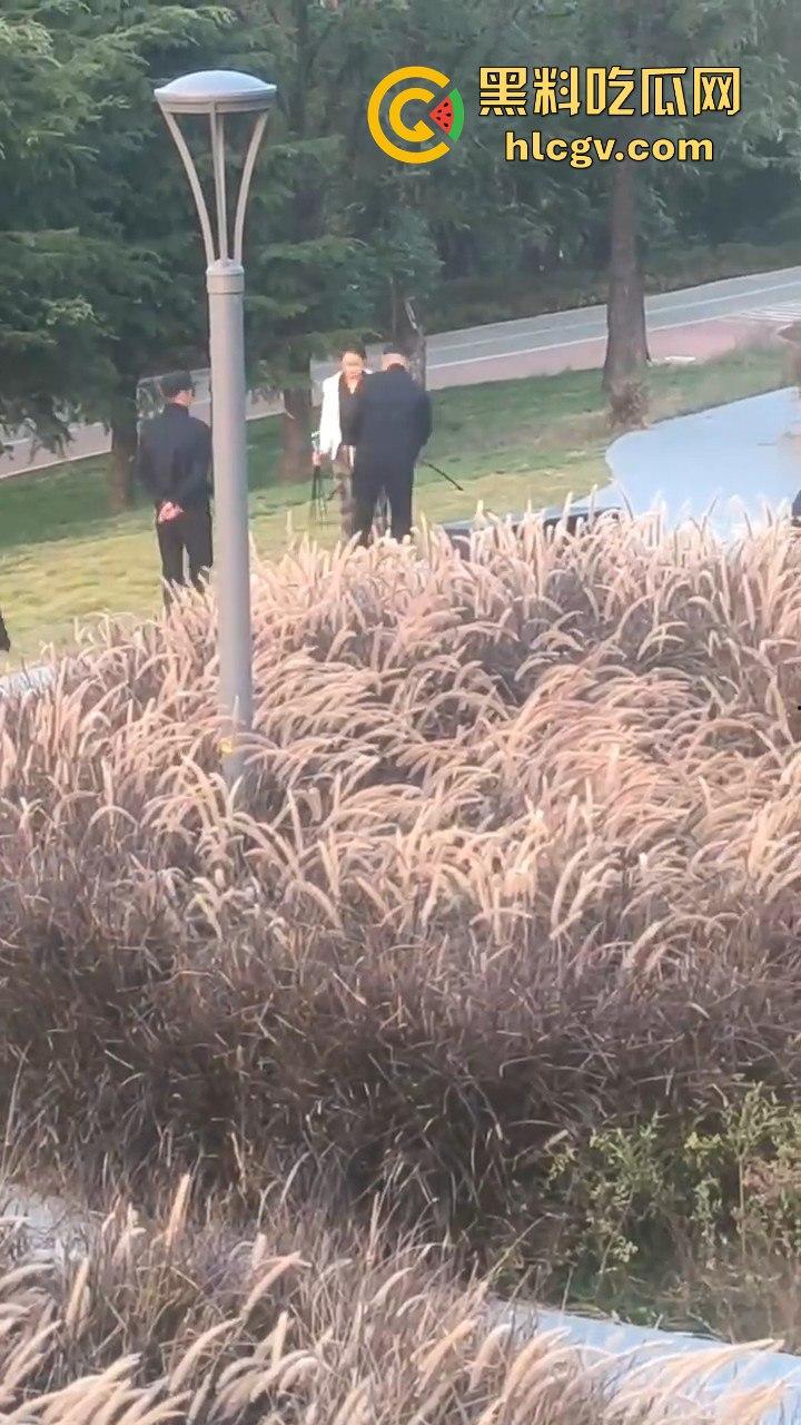 山东网友爆料熊孩子河边射高抛箭!家长嚣张不听劝,网友无奈报警处理! 第8张 山东网友爆料熊孩子河边射高抛箭!家长嚣张不听劝,网友无奈报警处理! 第8张