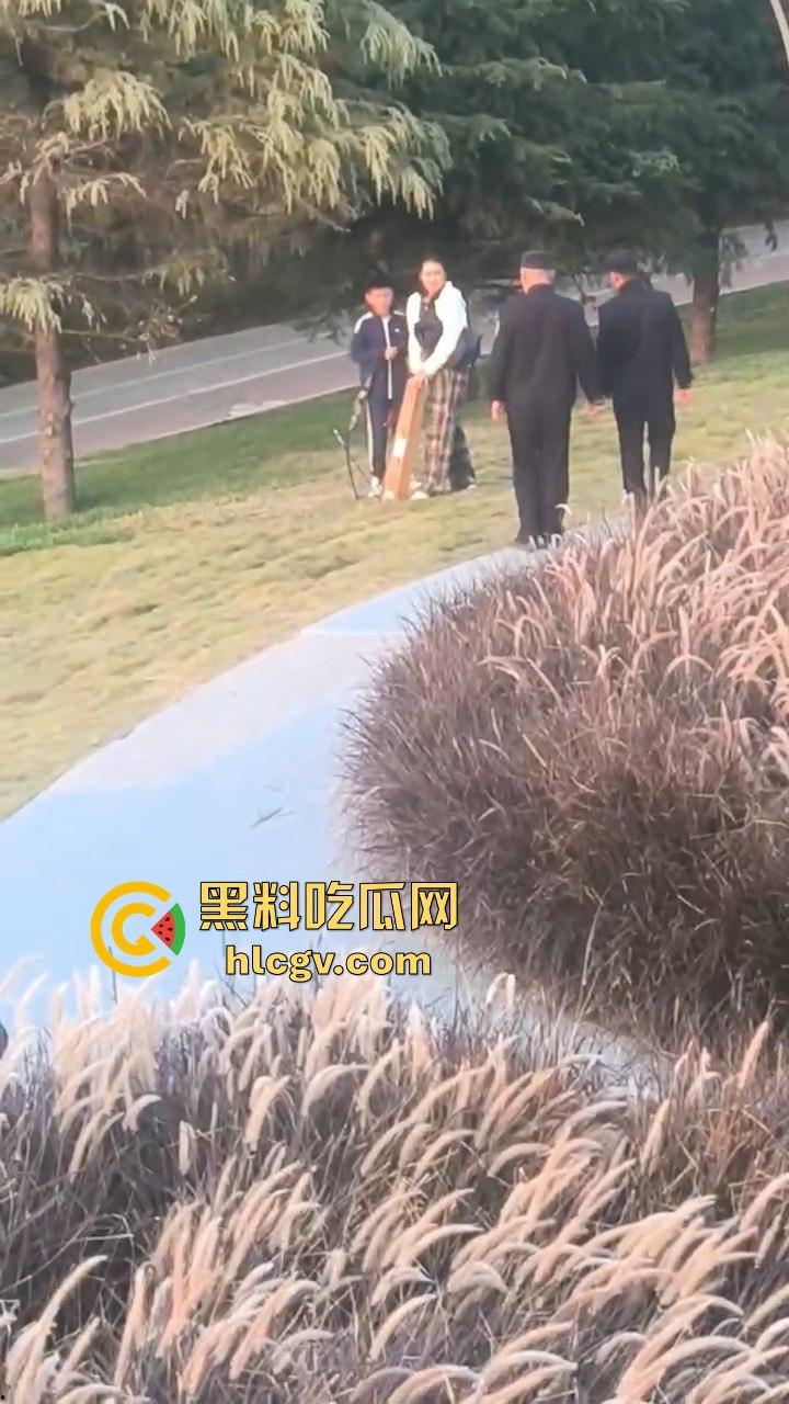 山东网友爆料熊孩子河边射高抛箭!家长嚣张不听劝,网友无奈报警处理! 第12张 山东网友爆料熊孩子河边射高抛箭!家长嚣张不听劝,网友无奈报警处理! 第12张