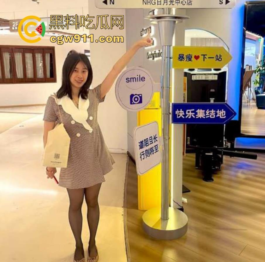 长沙极品大奶少妇【沈雯英】被炮友调教成风骚母狗，露脸口交深喉口爆，良家大奶私下化身极品魅魔勾魂！  第1张