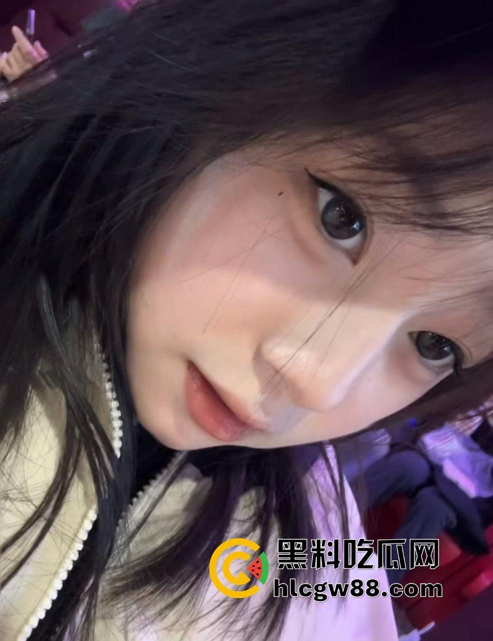 内蒙古高一【徐彤丹】清纯校花变万人骑妓女，给钱就操帅哥免费，69技术封神，毕业当天赋女优！  第3张