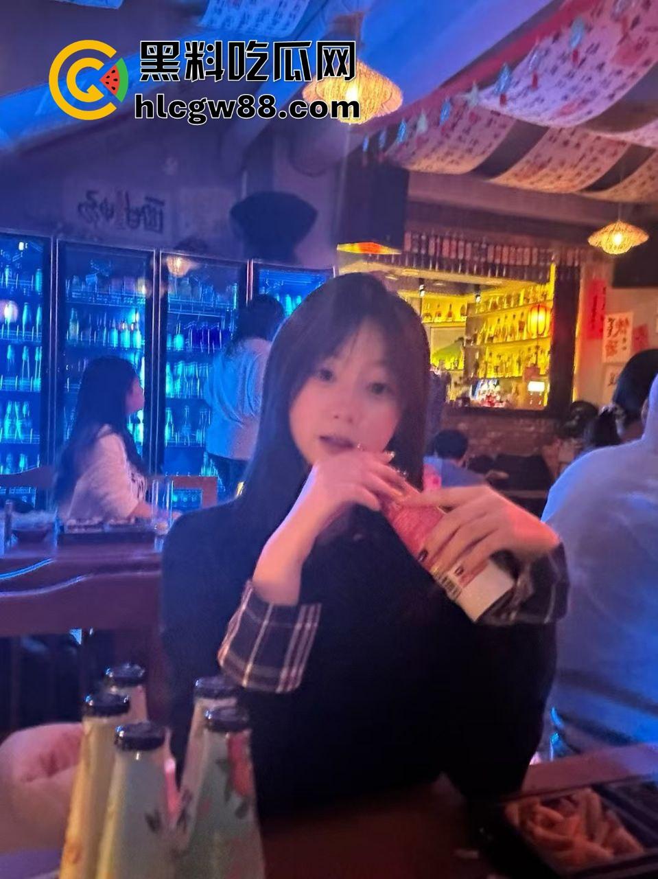 内蒙古高一【徐彤丹】清纯校花变万人骑妓女，给钱就操帅哥免费，69技术封神，毕业当天赋女优！  第6张