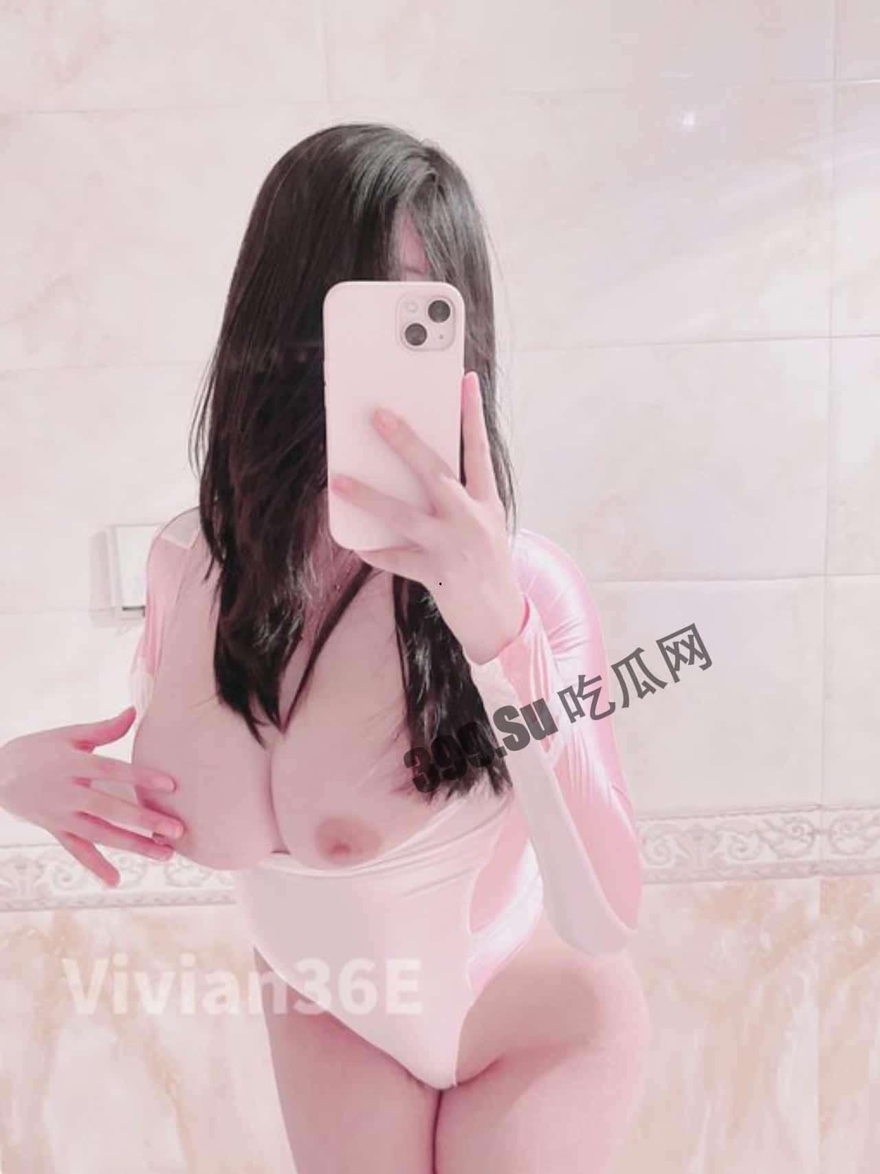 #福利姬 水手服美少女 #推特 #薇薇安 圆润翘臀骑乘阳具 #高潮 流下一滩淫汁  第2张