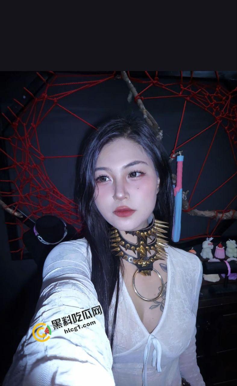 抖音博主『蓉蓉酱』长得很母狗的反差婊 拜金女王 性爱视频流出  第4张