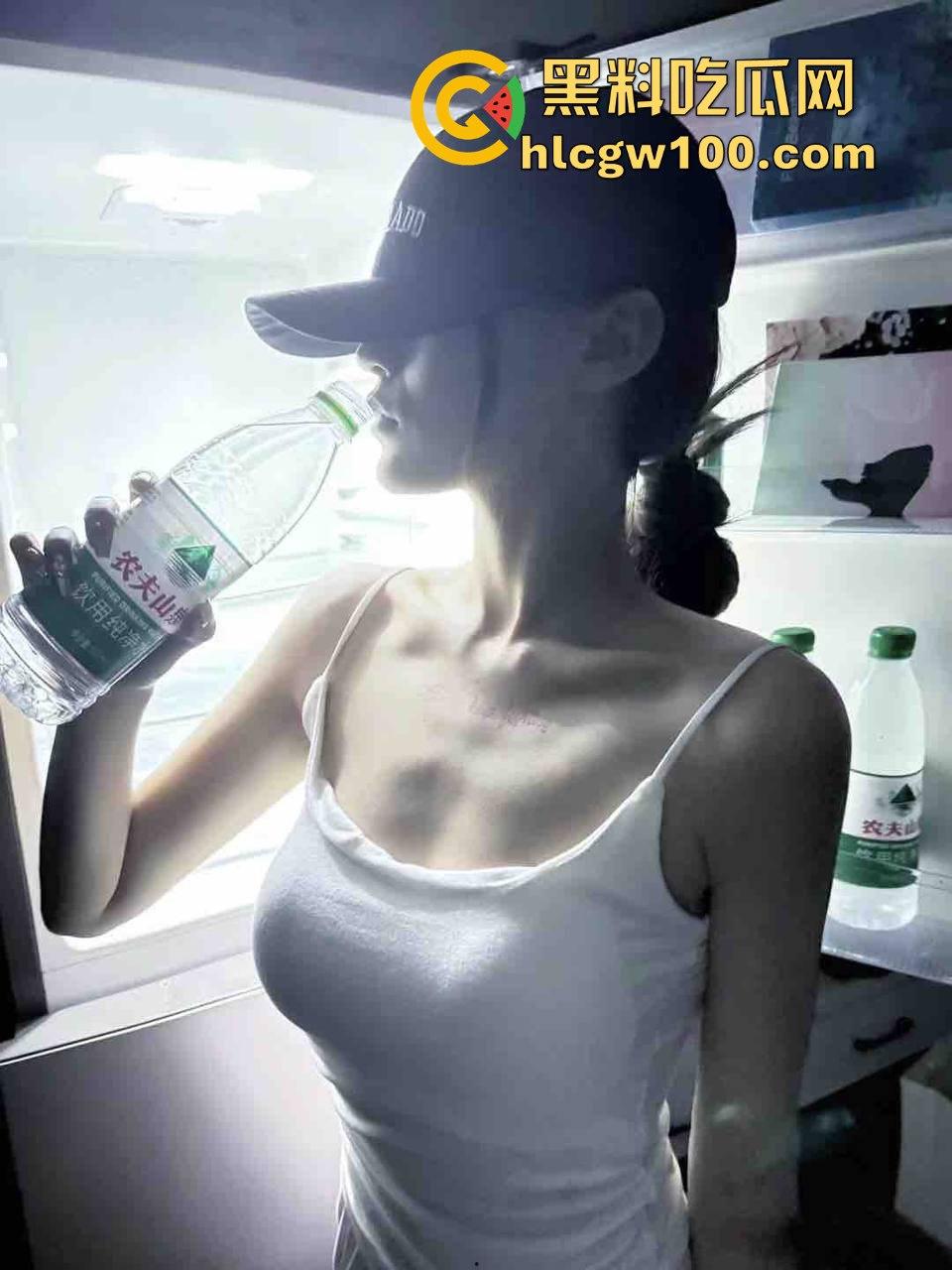 谈了多年的女友自称前台小姐  实际是商K坐台小妹 还被群友上手尝鲜 哥们崩溃到想分手求助瓜友支招！ 第19张