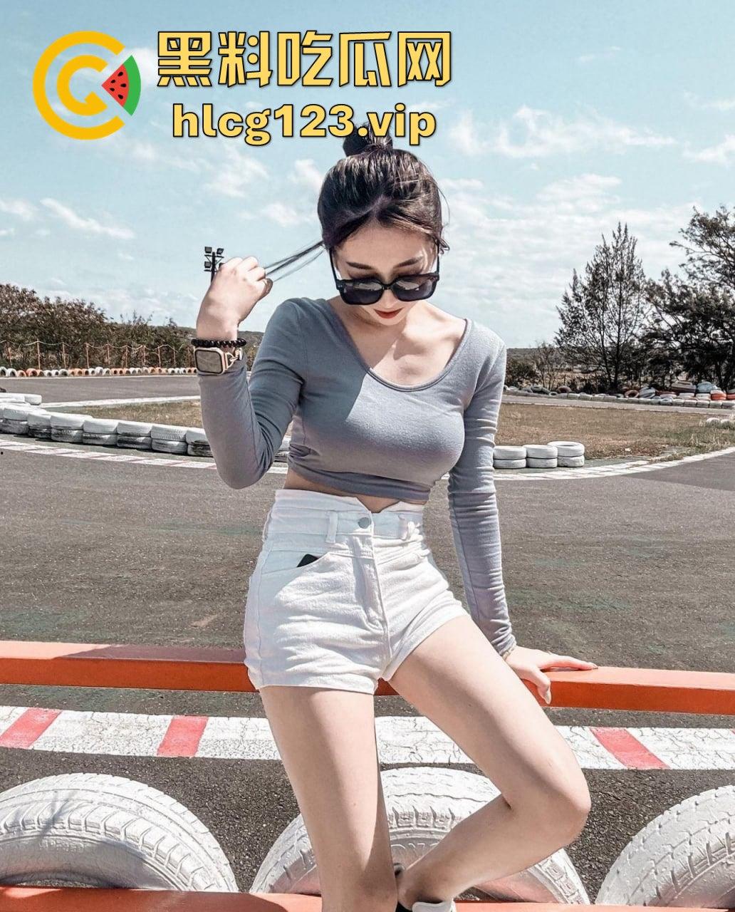 INS湾湾妹陪玩被大哥搞得服服帖帖！骚得不行，身材火辣反差爆表，露脸视频可惜只怼脸照！  第2张