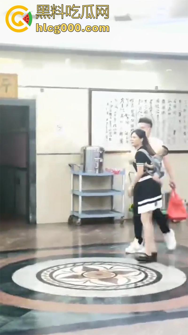 广东湛江西湖大道,已婚渣男按耐不住出轨偷情,妻子刚生孩子没多久,抱着小孩捉奸,太悲惨了! 第8张 广东湛江西湖大道,已婚渣男按耐不住出轨偷情,妻子刚生孩子没多久,抱着小孩捉奸,太悲惨了! 第8张