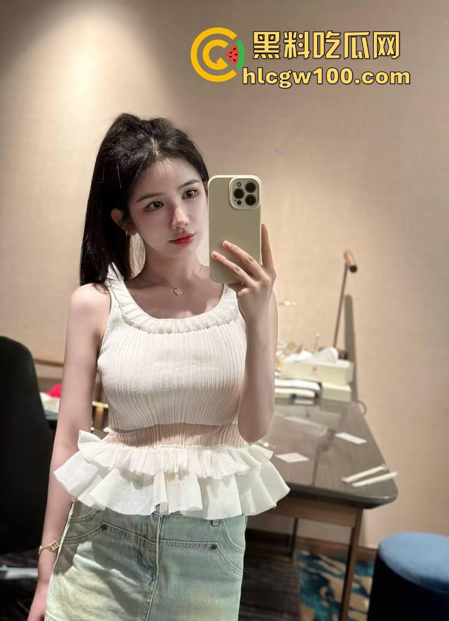 上海婊子『上官婉儿』被爆卖逼不挑客，老头小伙全都接，卫生间无套内射，金主被绿怒发调教视频锤死她！  第7张