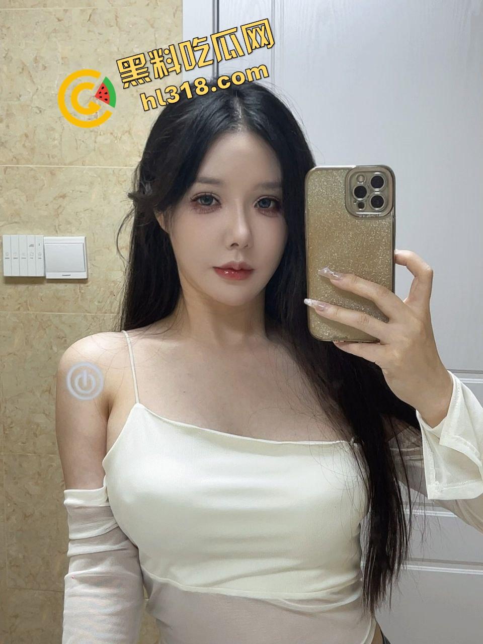 亲妹穿着情趣内衣在厨房切菜，我当场顶到湿透，忍不住无套干进去了，干到她腿软扶不住台面！  第2张