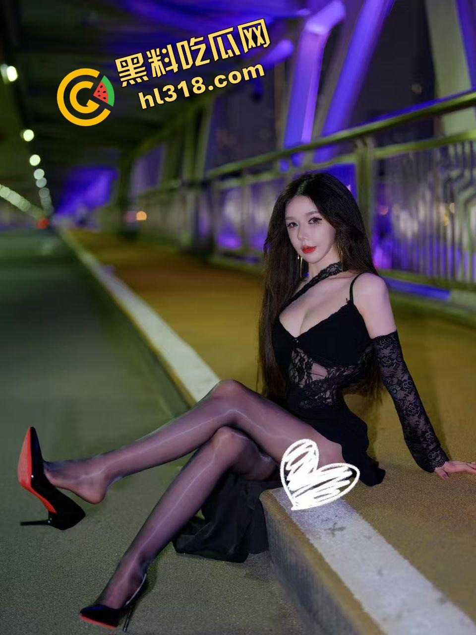 亲妹穿着情趣内衣在厨房切菜，我当场顶到湿透，忍不住无套干进去了，干到她腿软扶不住台面！  第4张