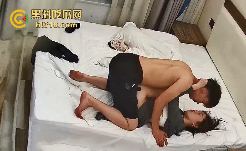 醉酒小仙女被男同事一宿操服，从推搡拒绝到69互舔激情做爱，各种姿势轮番上场面超淫！  第6张