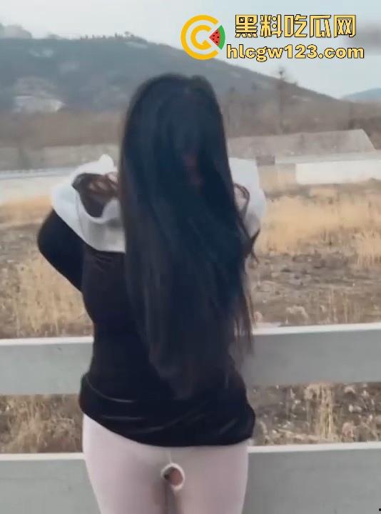 反差抖M少妇户外露出 敏感人妻极致潮喷 换衣塞跳蛋 手铐脚镣喷尿 臊味十足尺度炸裂！  第10张