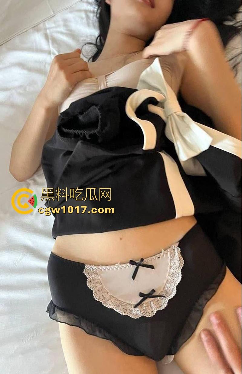 约炮网聊清纯小美【李芳】每晚自慰成瘾，微胖极品身材，高冷女神秒变下贱母狗 ，反差感拉满！  第6张