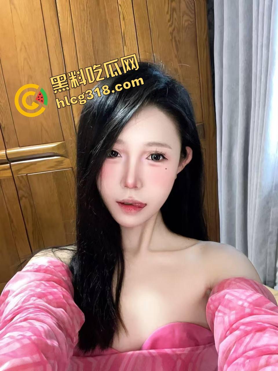 常去正规按摩店挑熟练技师，没想到这次技师小妹被我撩到神魂颠倒，冒险直接骑上我的大鸡鸡！  第5张