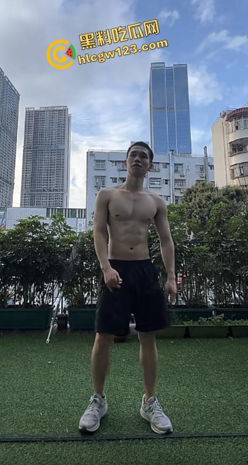 健身猛男操女粉,抖音小网红『mack』鸡巴太长,干的粉丝边喊爸爸,爆乳夹爆鸡巴逼都蹬歪了! 第2张 健身猛男操女粉,抖音小网红『mack』鸡巴太长,干的粉丝边喊爸爸,爆乳夹爆鸡巴逼都蹬歪了! 第2张