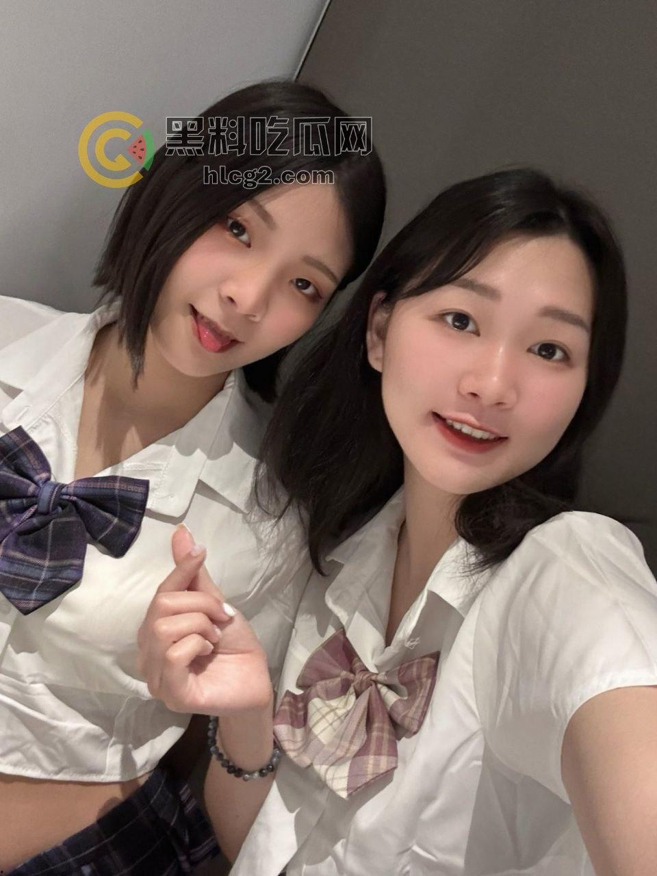 常州顶级颜值闺蜜「李若若」！摩天轮内小白鲍鱼露出，顶级颜值骚穴直接开干！  第1张