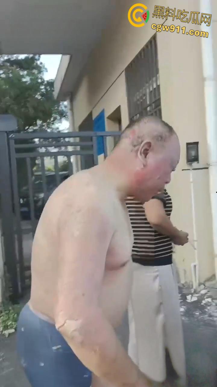 长兴和平大川化工厂爆炸现场，厂区被炸得稀烂，浓烟滚滚碎片乱飞，附近房屋天花板都炸飞了！  第6张