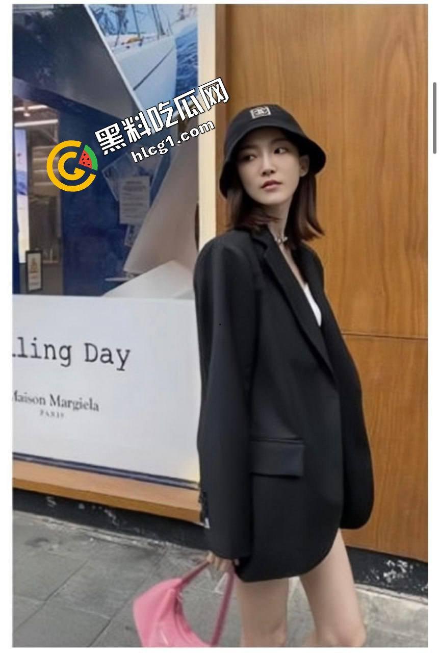 上海师范大学校花吃鸡巴视频曝光,爱好王者荣耀,疑似小代变干爹! 第2张 上海师范大学校花吃鸡巴视频曝光,爱好王者荣耀,疑似小代变干爹! 第2张