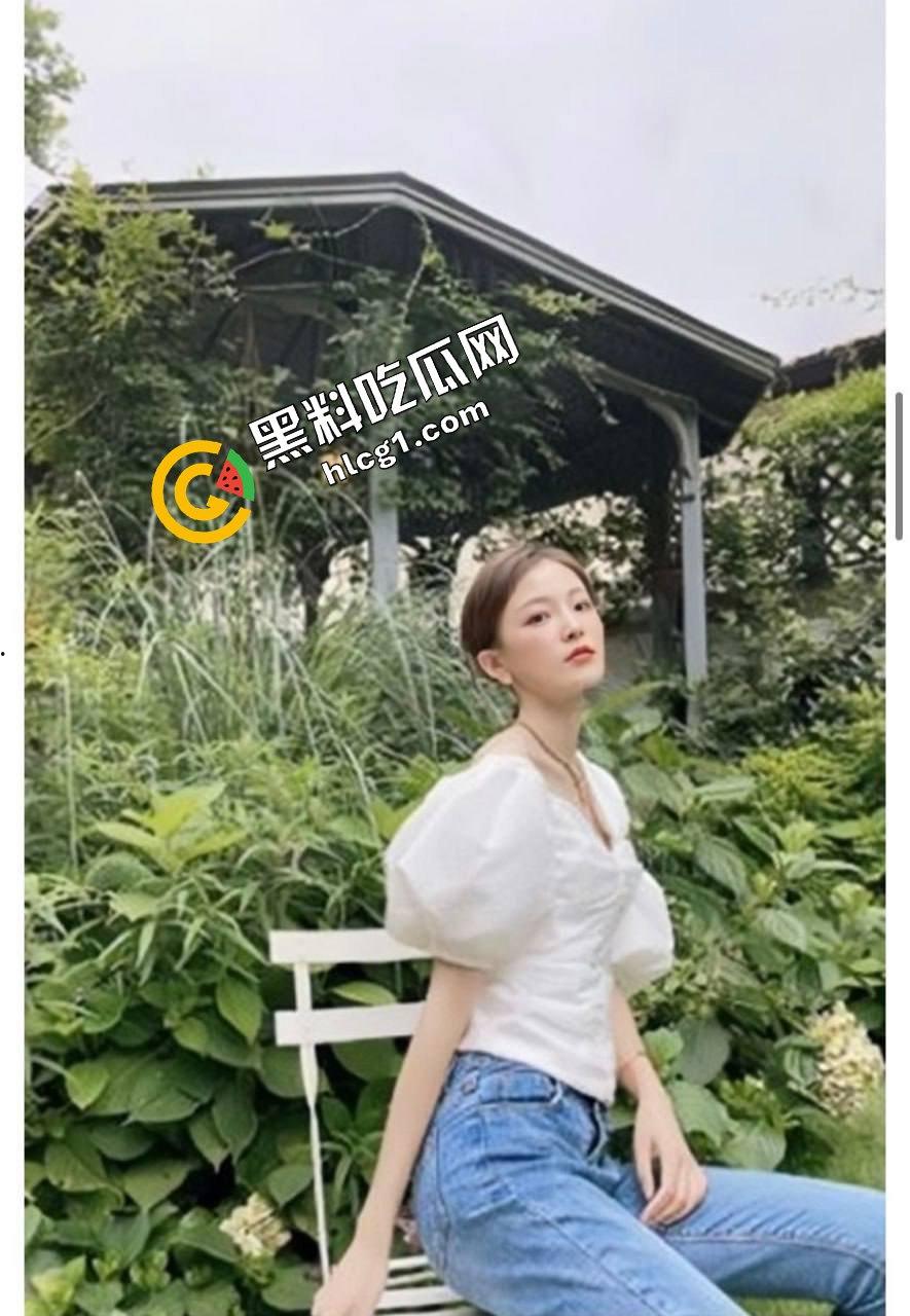 上海师范大学校花吃鸡巴视频曝光,爱好王者荣耀,疑似小代变干爹! 第3张 上海师范大学校花吃鸡巴视频曝光,爱好王者荣耀,疑似小代变干爹! 第3张