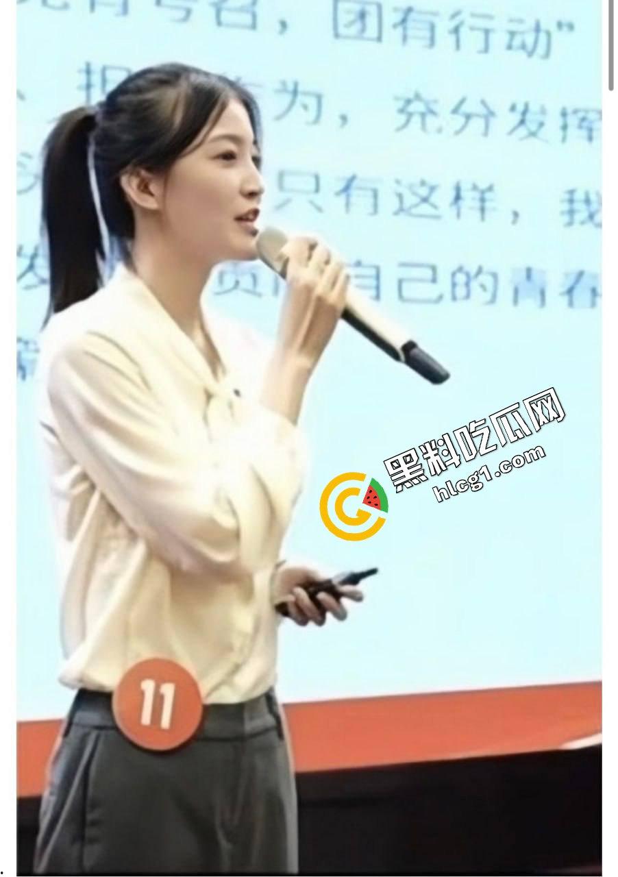 上海师范大学校花吃鸡巴视频曝光,爱好王者荣耀,疑似小代变干爹! 第6张 上海师范大学校花吃鸡巴视频曝光,爱好王者荣耀,疑似小代变干爹! 第6张