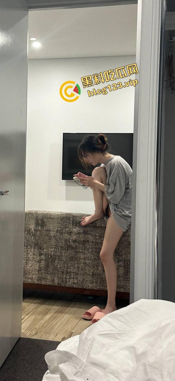 江西大学大长腿学妹李雯雯突然失联!曾经的骚货炮友找男友后再无约炮,内射成回忆? 第5张 江西大学大长腿学妹李雯雯突然失联!曾经的骚货炮友找男友后再无约炮,内射成回忆? 第5张