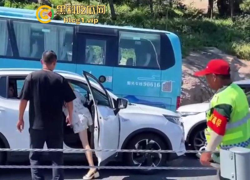 “逆行怎么了?打你怎么了?”小仙女逆行插队还打人! 第8张 “逆行怎么了?打你怎么了?”小仙女逆行插队还打人! 第8张