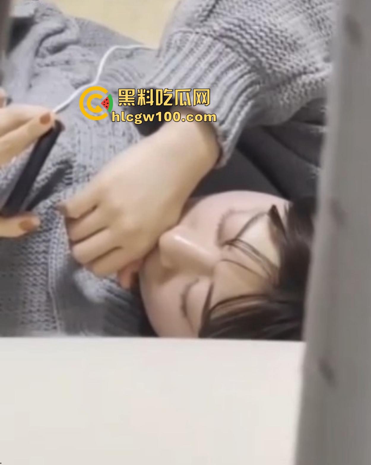 姐姐自慰忘记关门,弟弟全程偷拍求助网友,姐姐这是在堵管子还是修管子?有没有人主动请缨帮姐姐疏通! 第15张 姐姐自慰忘记关门,弟弟全程偷拍求助网友,姐姐这是在堵管子还是修管子?有没有人主动请缨帮姐姐疏通! 第15张