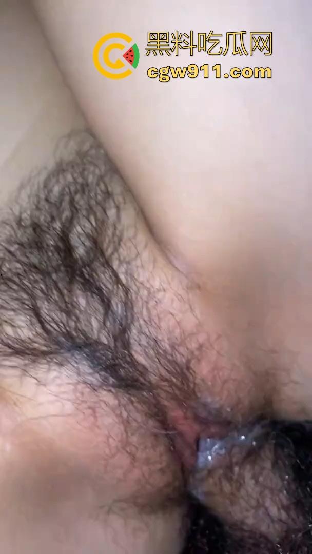 猛插骚逼评选比赛，各式极品母狗在床呻吟，各种骚穴无情抽插，选出你觉得最淫荡的母狗评论到评论区吧！  第7张