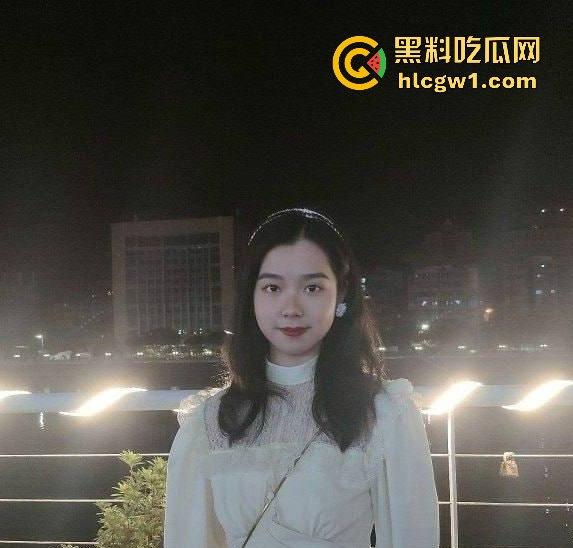 重庆骚货『严乐怡』母狗转型记全过程曝光！从高冷妹子到暴力口交滴蜡专家，女人开发出来才知道多骚！  第4张