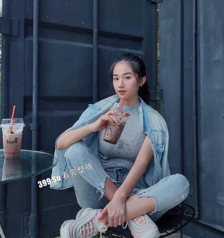 马来西亚 兼职模特【Stella】又遭遇经济公司网络面试视频流出  所以到底在面试啥岗位 连私处也心甘情愿的打开给对面看 第2张