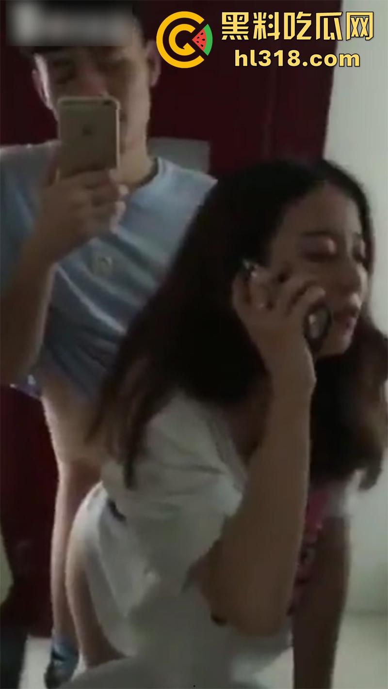 精选10位偷情打电话母狗，背着老公约炮却遇查岗，大肉棒冲击下想叫又不敢，玩的就是紧张刺激！  第1张